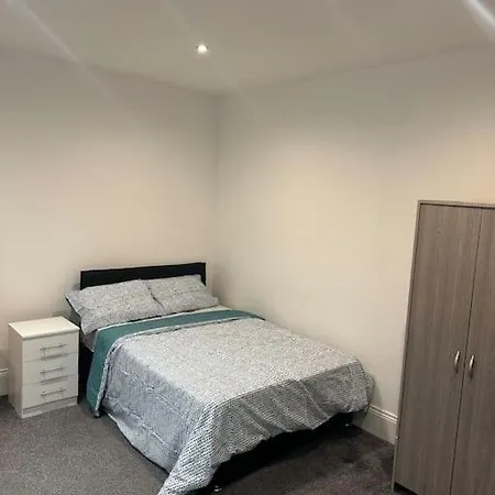 Luxury 1 Bed Apartment *