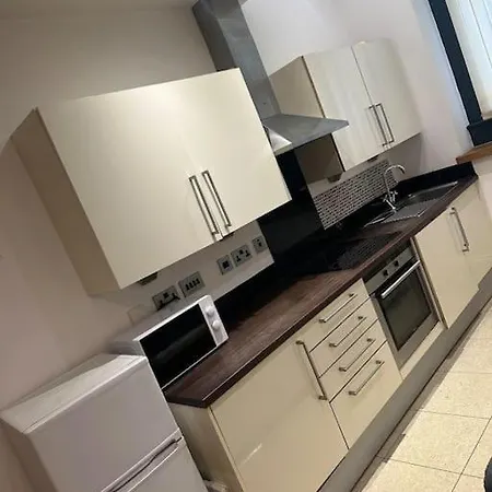 Luxury 1 Bed Apartment *